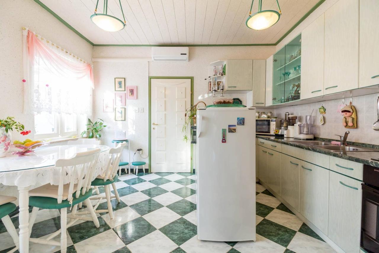 Kuca Za Odmor Lucy Apartment Пула Екстериор снимка
