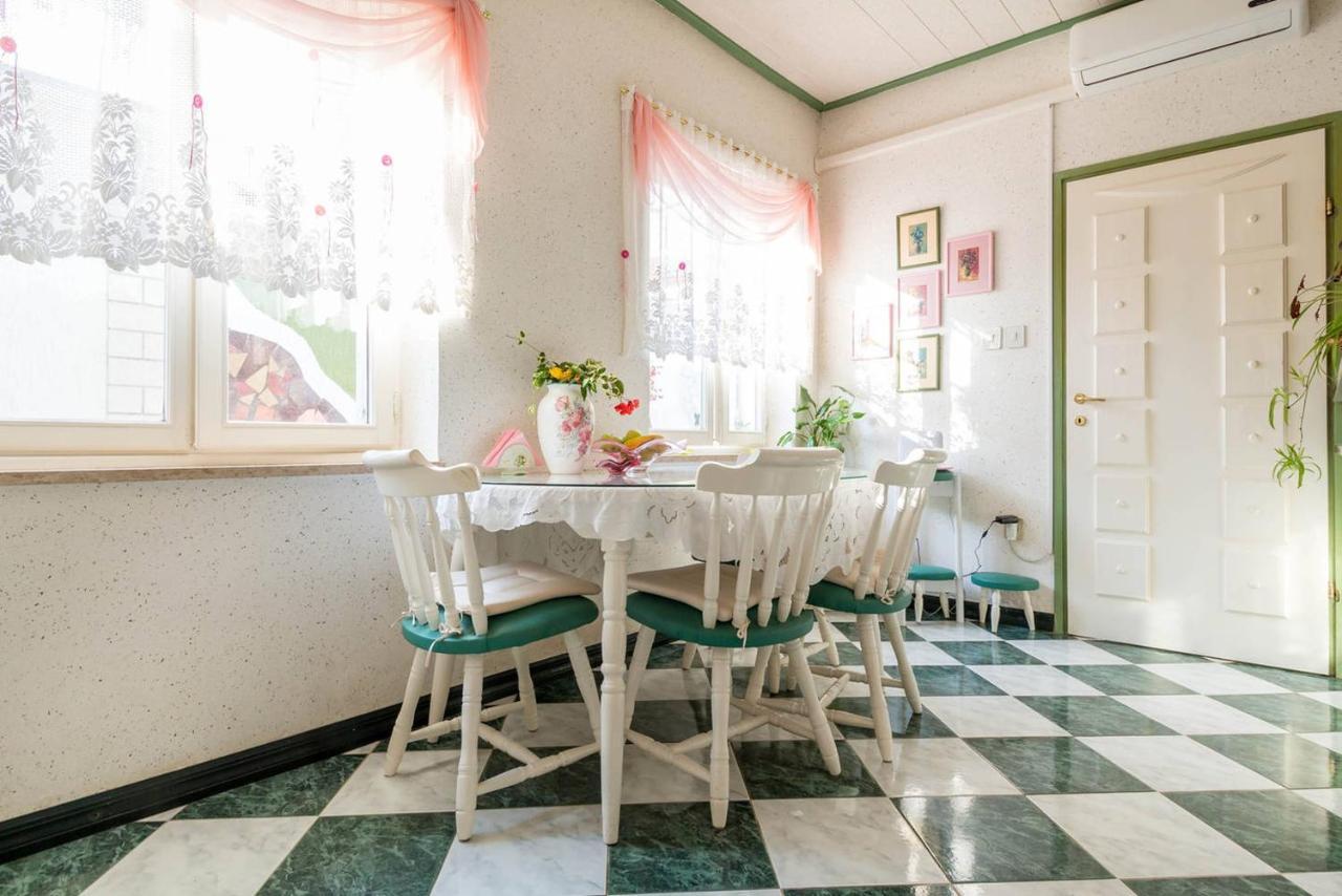 Kuca Za Odmor Lucy Apartment Пула Екстериор снимка