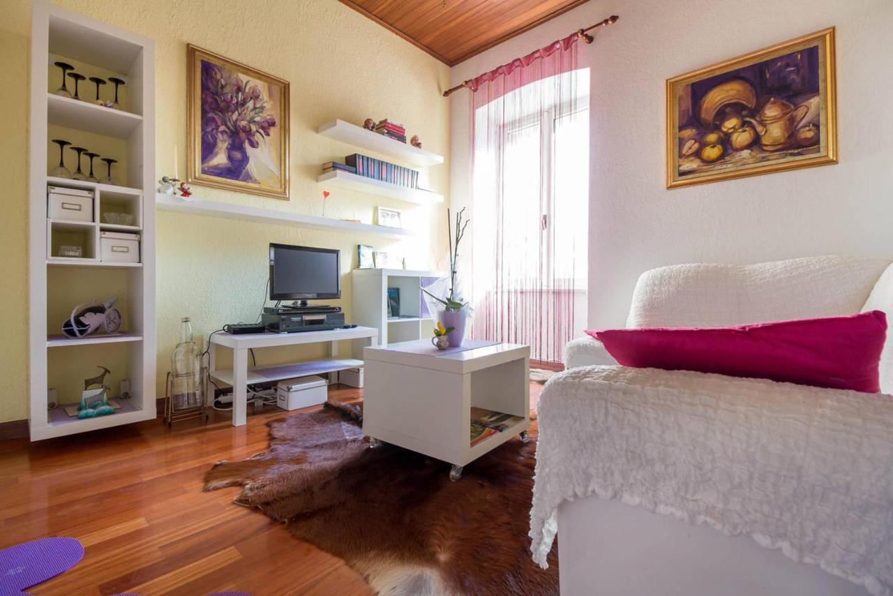 Kuca Za Odmor Lucy Apartment Пула Екстериор снимка