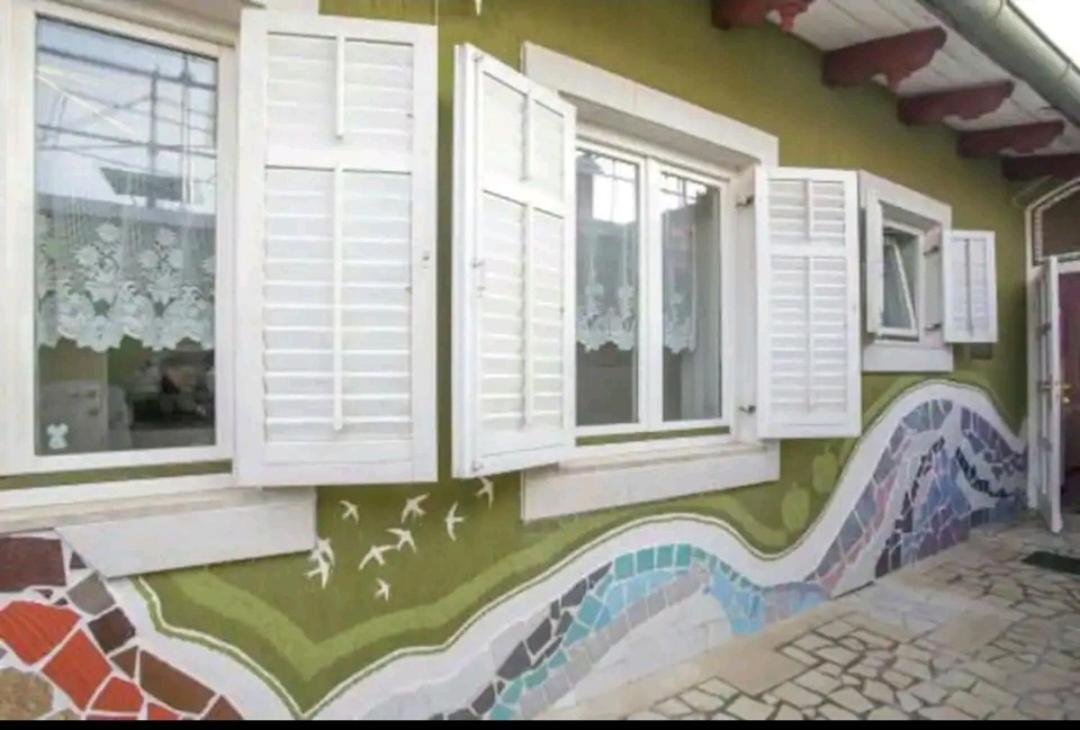 Kuca Za Odmor Lucy Apartment Пула Екстериор снимка