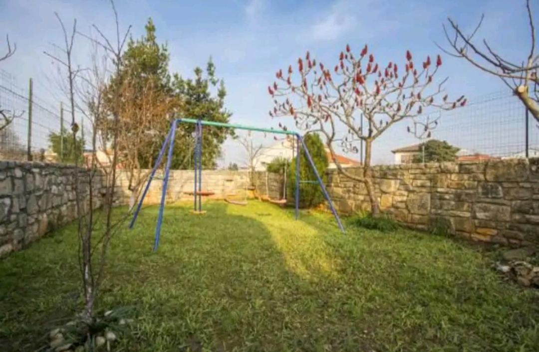 Kuca Za Odmor Lucy Apartment Пула Екстериор снимка